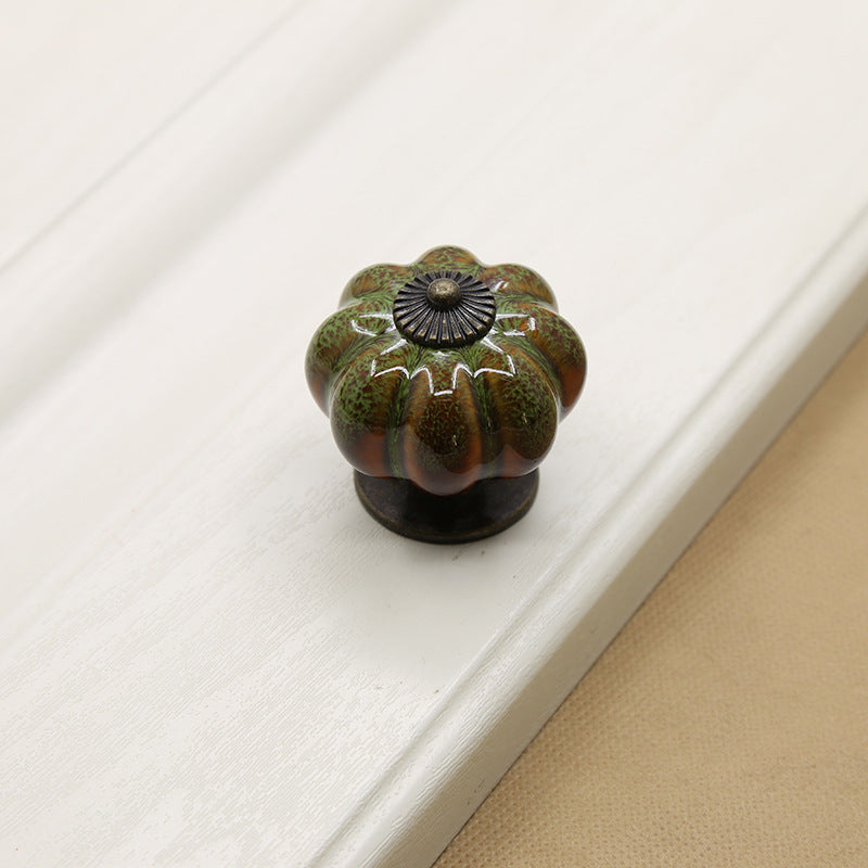 Ceramic Pumpkin Knobs，Vintage Dresser Drawer Pulls，Retro Cabinet Door Handles with Mounting Screws，Ideal for Closet，Cupboard